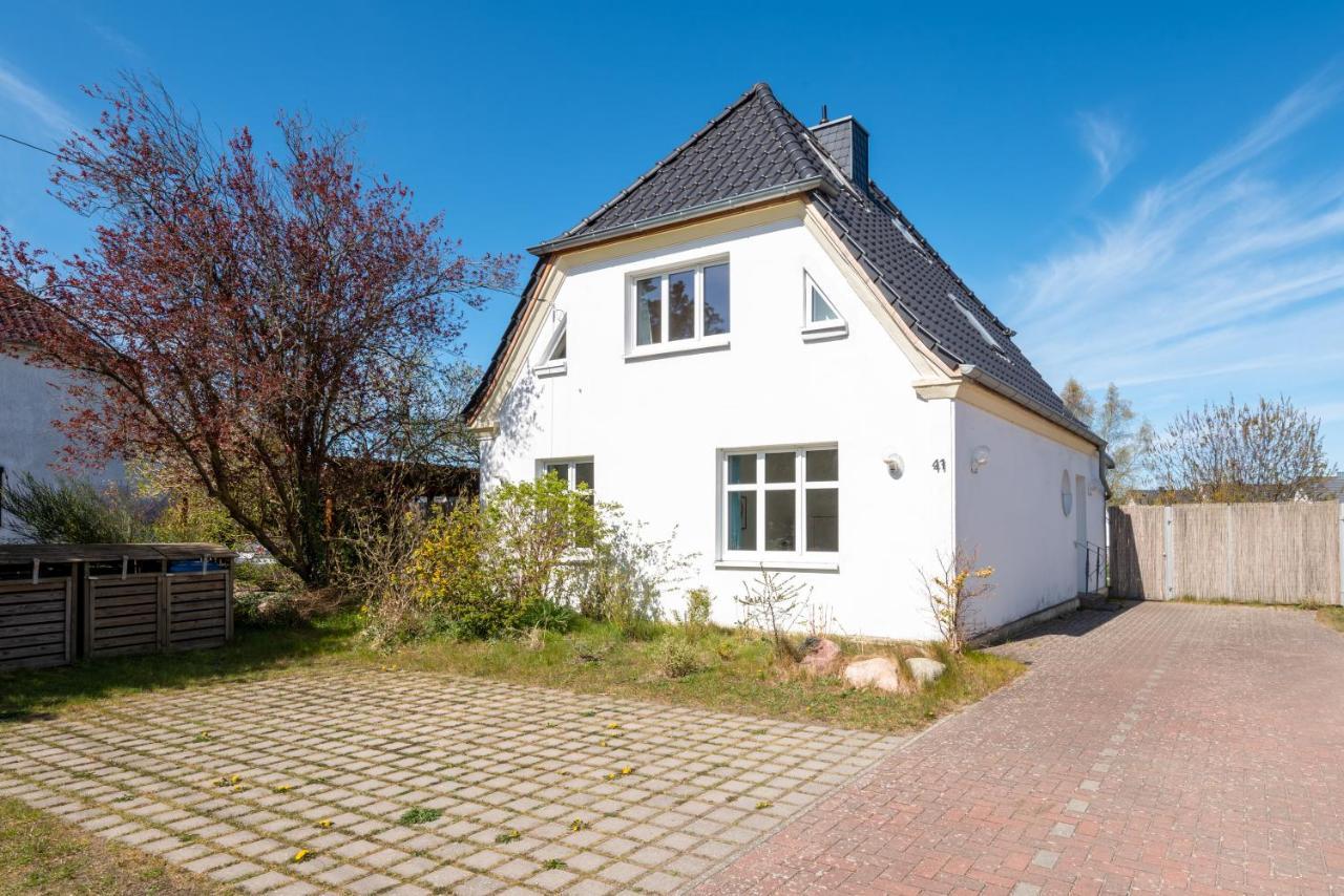 Ferienwohnung Brombeere Mit Grossem Garten Und Balkon กราล-มือริทซ์ ภายนอก รูปภาพ